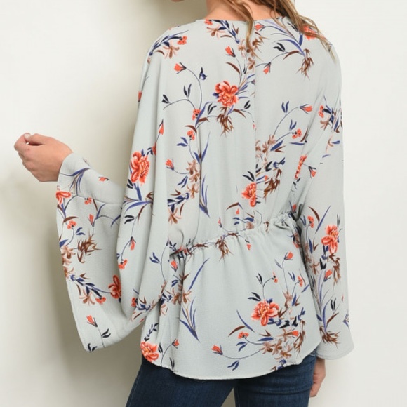 LAST 1! BOHO STYLE GRAY FLORAL TOP - Picture 2 of 5